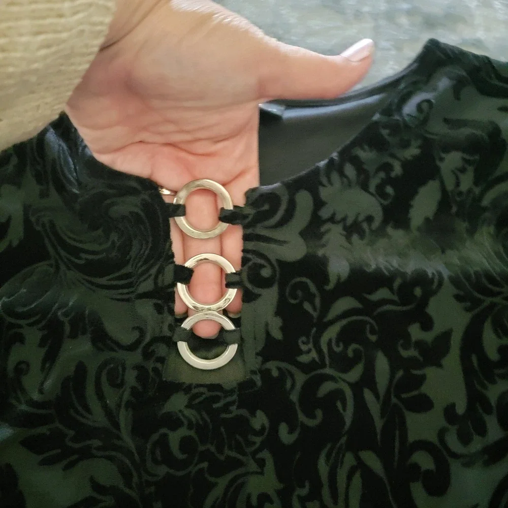 New Directions Blouse Women XL Black Velvet Burnout Damask Ring Detail - Picture 5 of 10